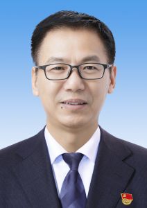 席欣圣      语文