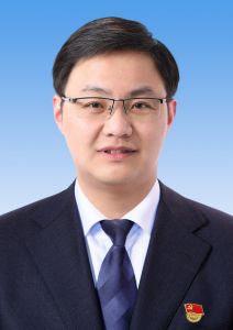 裴启超                          语文
